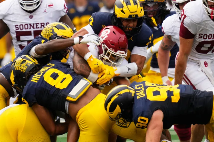 Texas rises to No. 1 in AP poll, Ohio State and Oregon tumble and Michigan returns to the Top 25